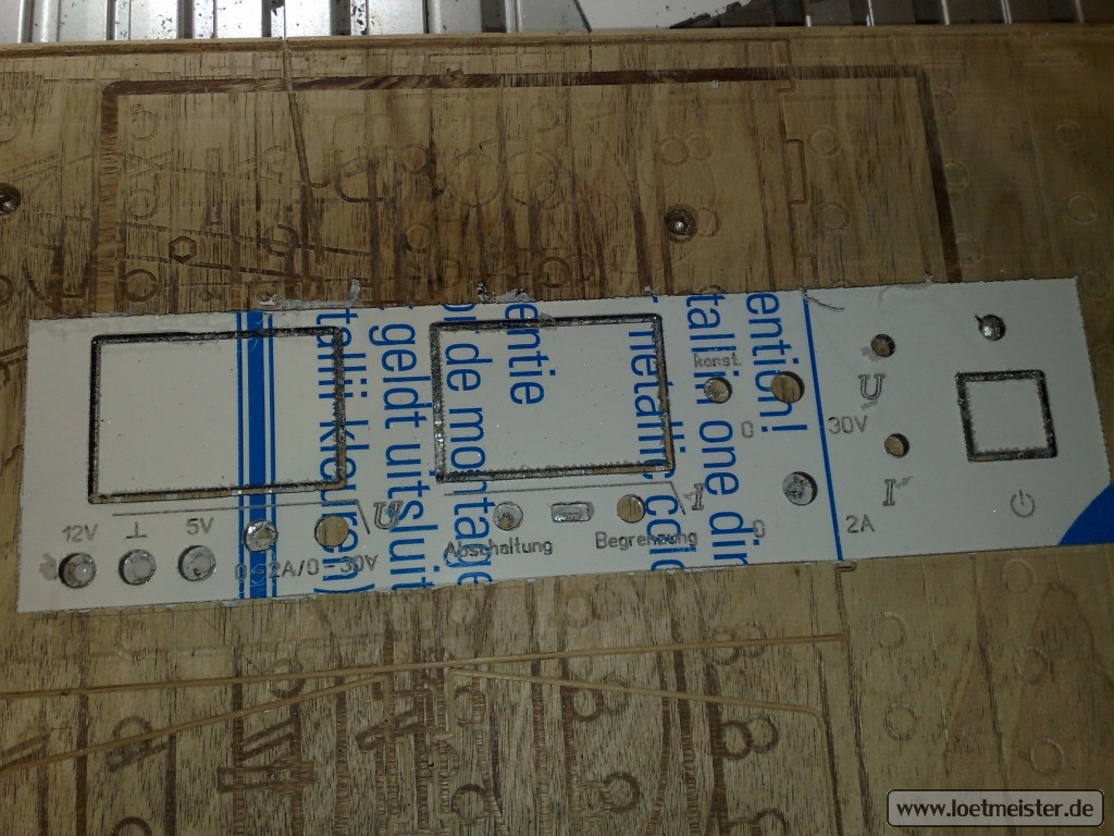 labornetzgeraet_30v2a-01_2012-01-29.jpg