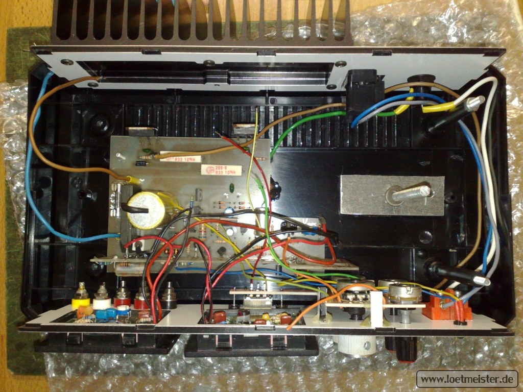 labornetzgeraet_30v2a-15_2012-02-08.jpg