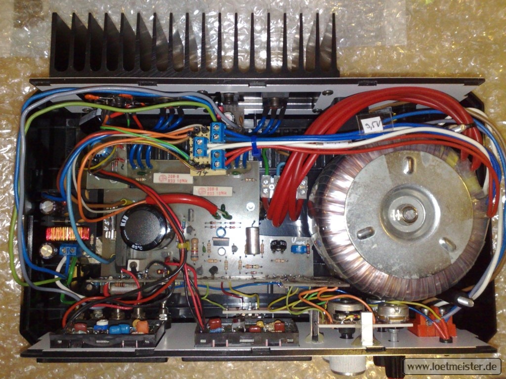 labornetzgeraet_30v2a-28_2012-03-19.jpg
